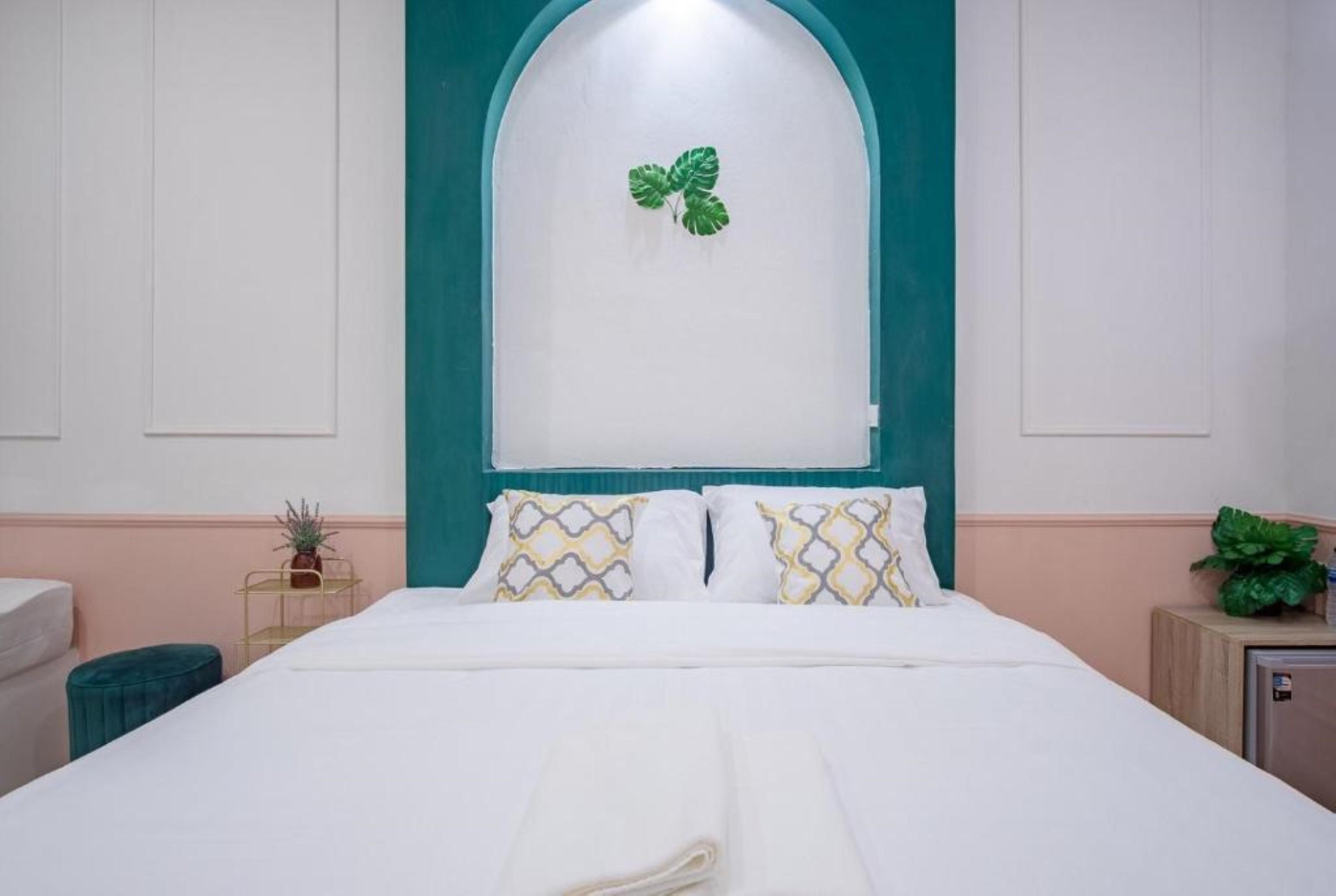 Isara Boutique Hotel And Cafe Phuket Екстериор снимка