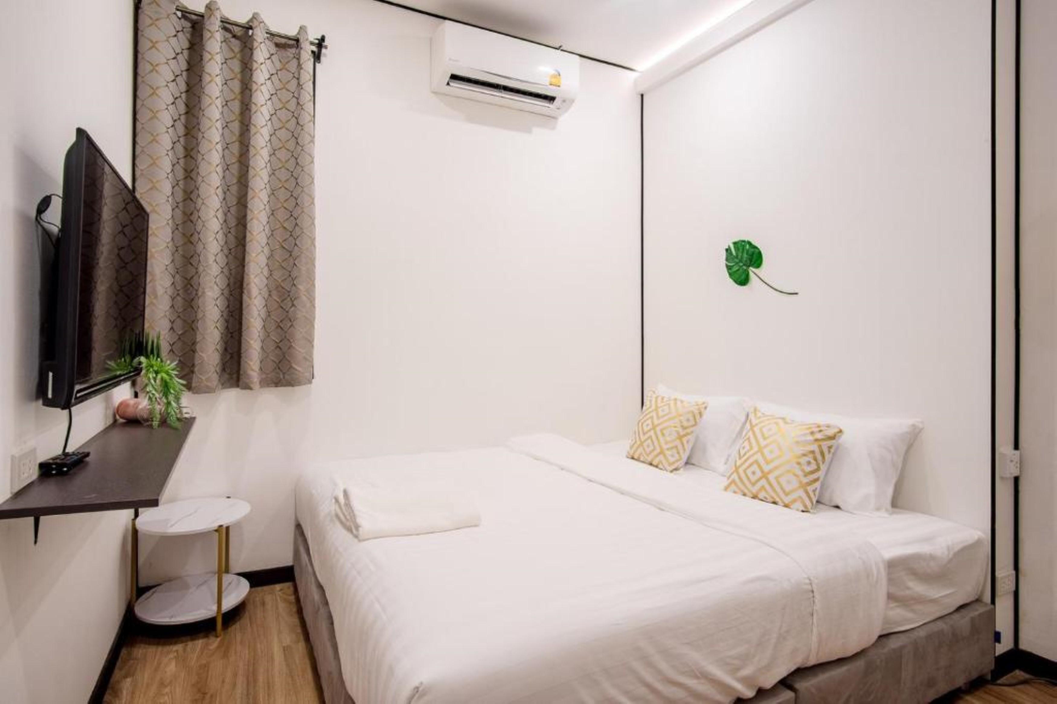 Isara Boutique Hotel And Cafe Phuket Екстериор снимка