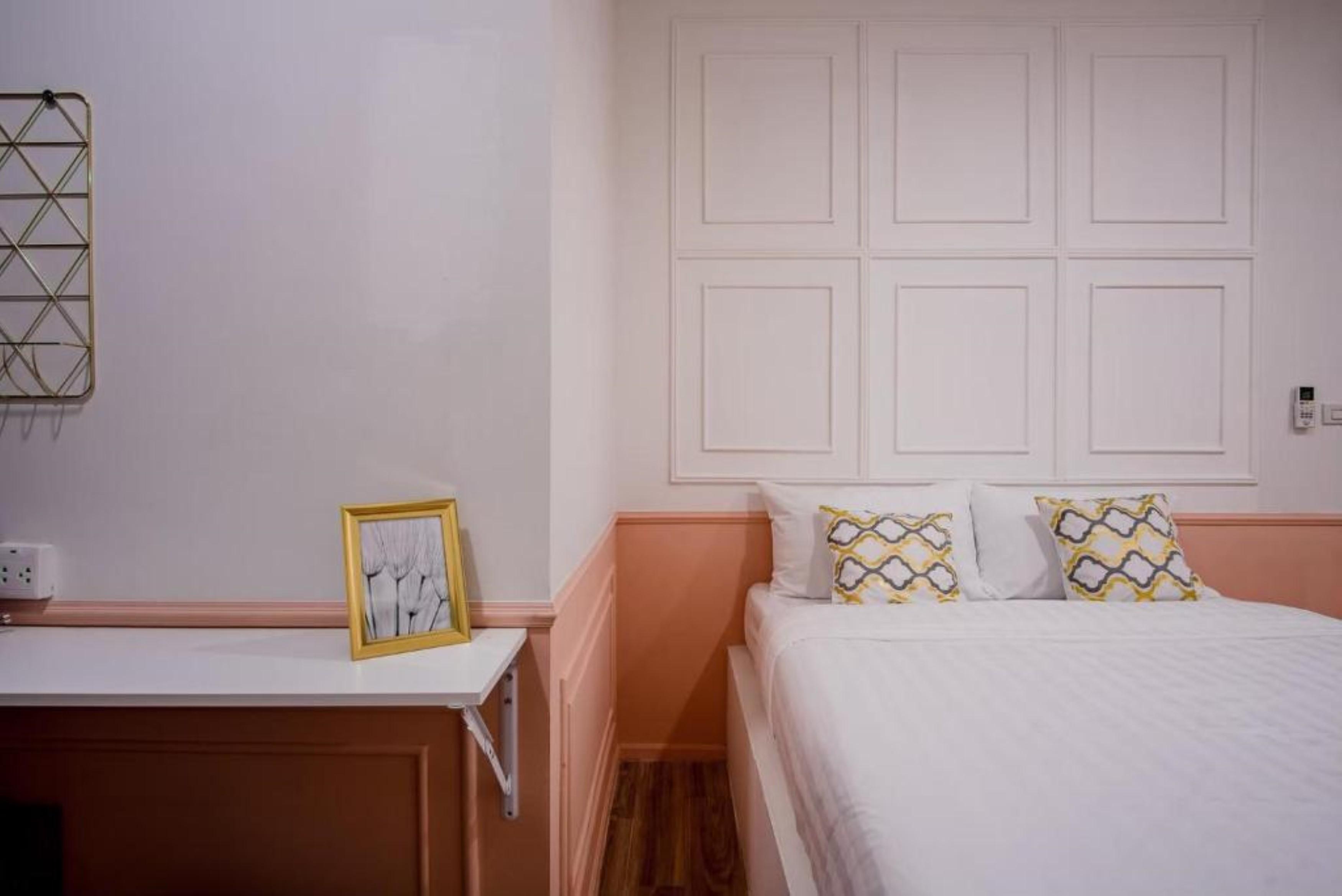 Isara Boutique Hotel And Cafe Phuket Екстериор снимка