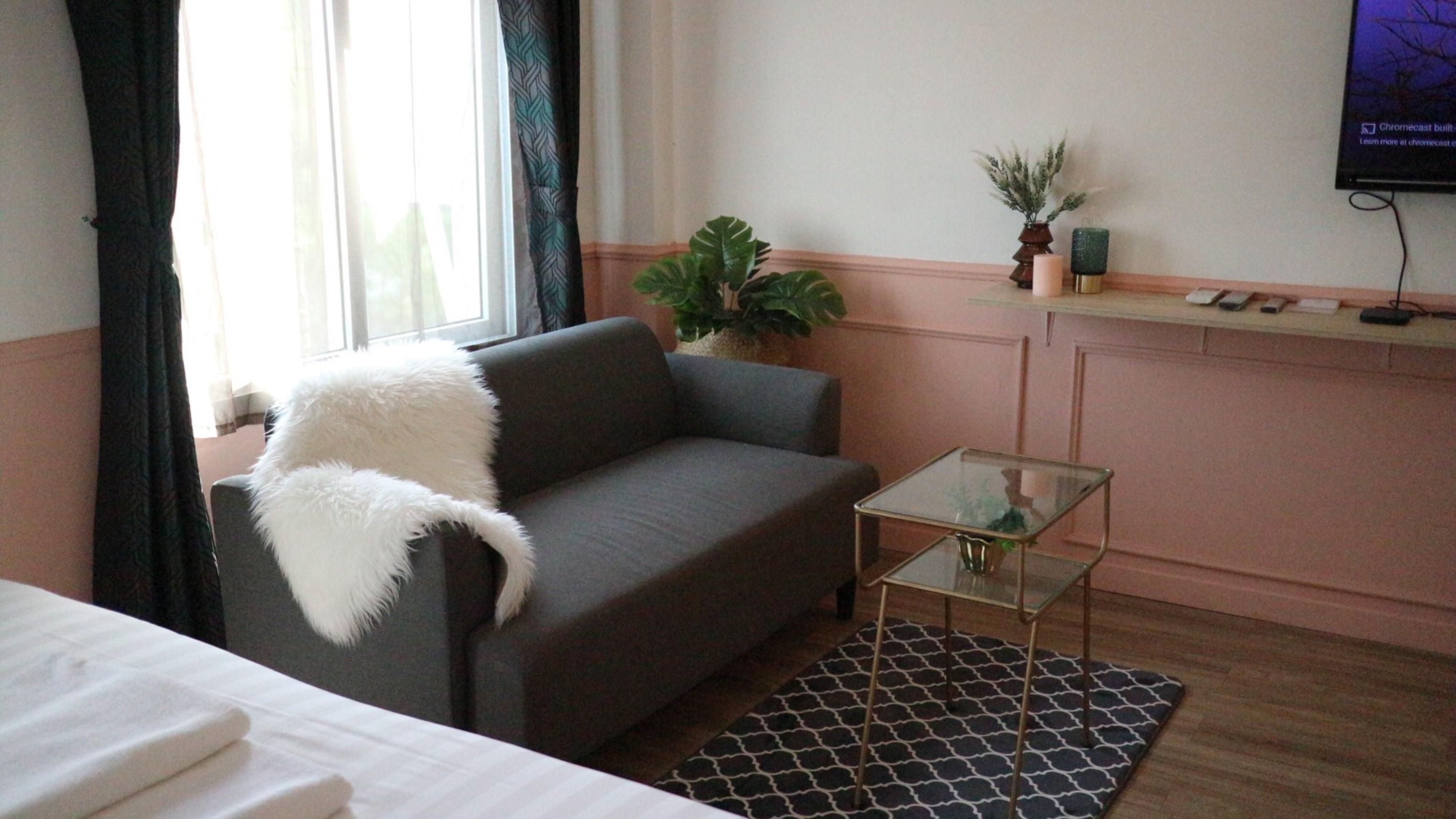 Isara Boutique Hotel And Cafe Phuket Екстериор снимка