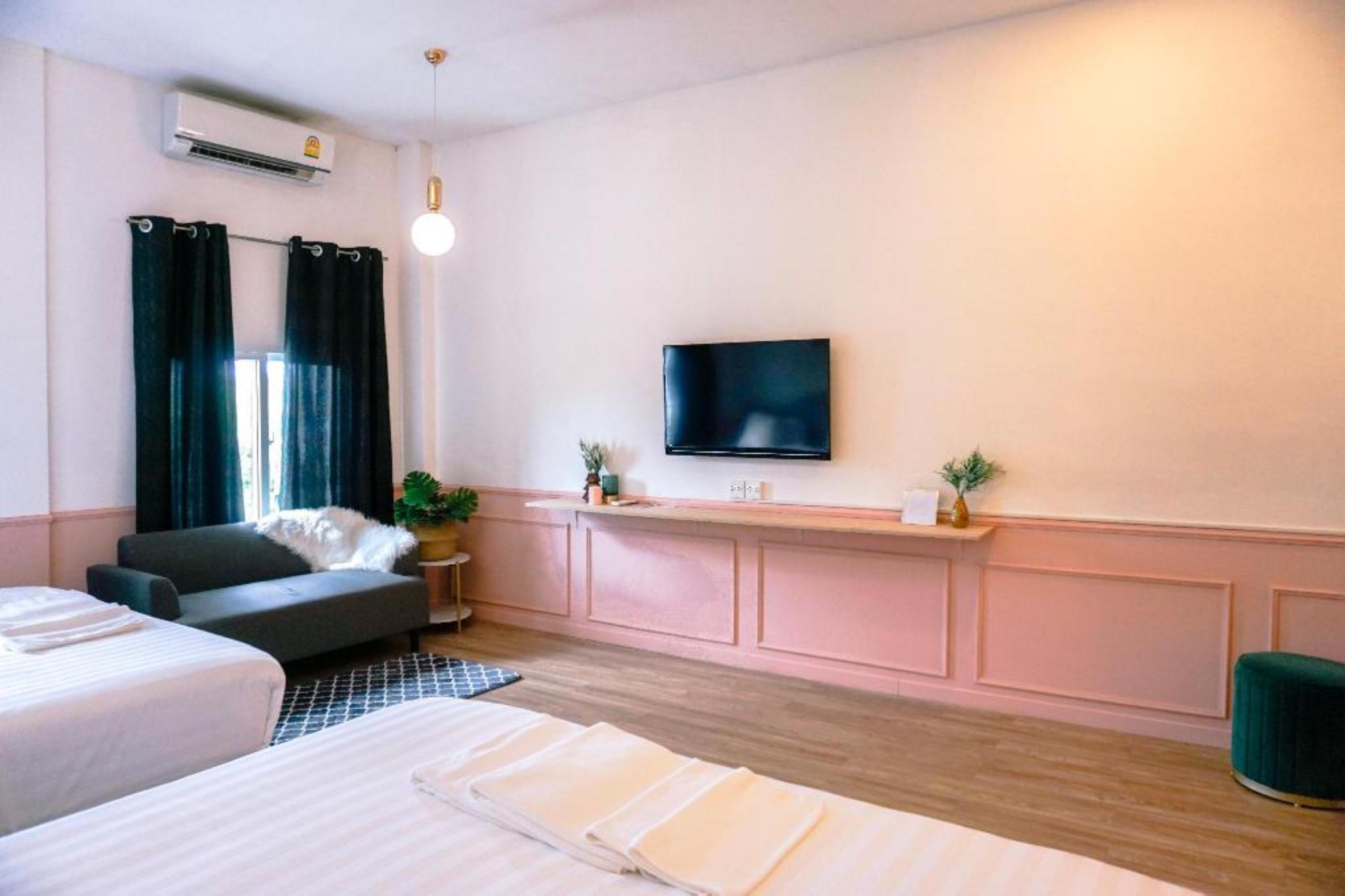 Isara Boutique Hotel And Cafe Phuket Екстериор снимка