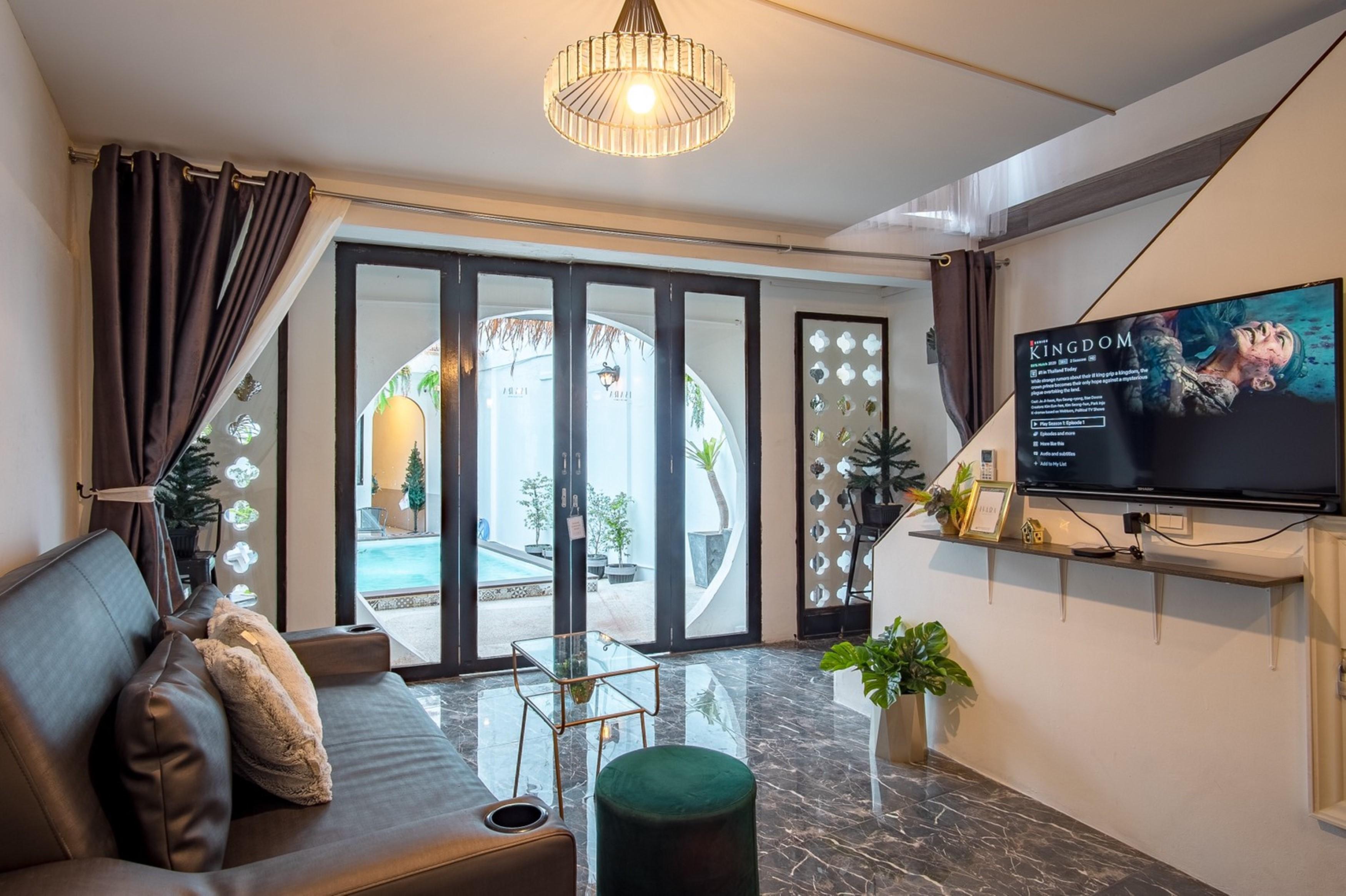 Isara Boutique Hotel And Cafe Phuket Екстериор снимка