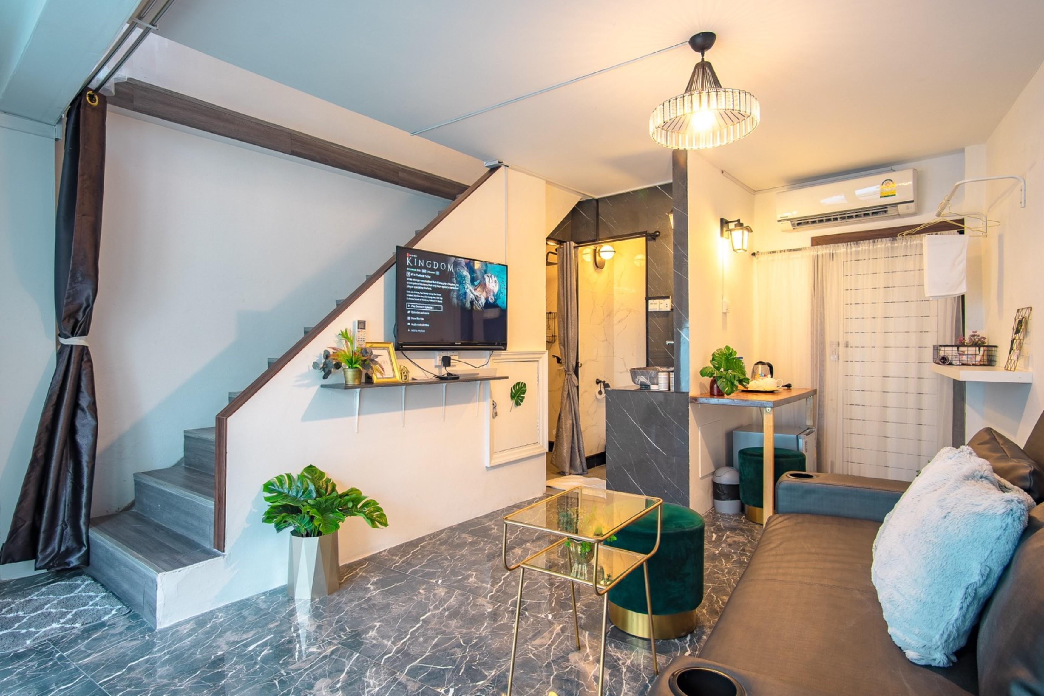 Isara Boutique Hotel And Cafe Phuket Екстериор снимка