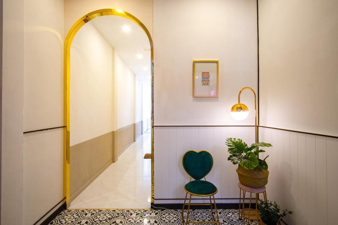 Isara Boutique Hotel And Cafe Phuket Екстериор снимка