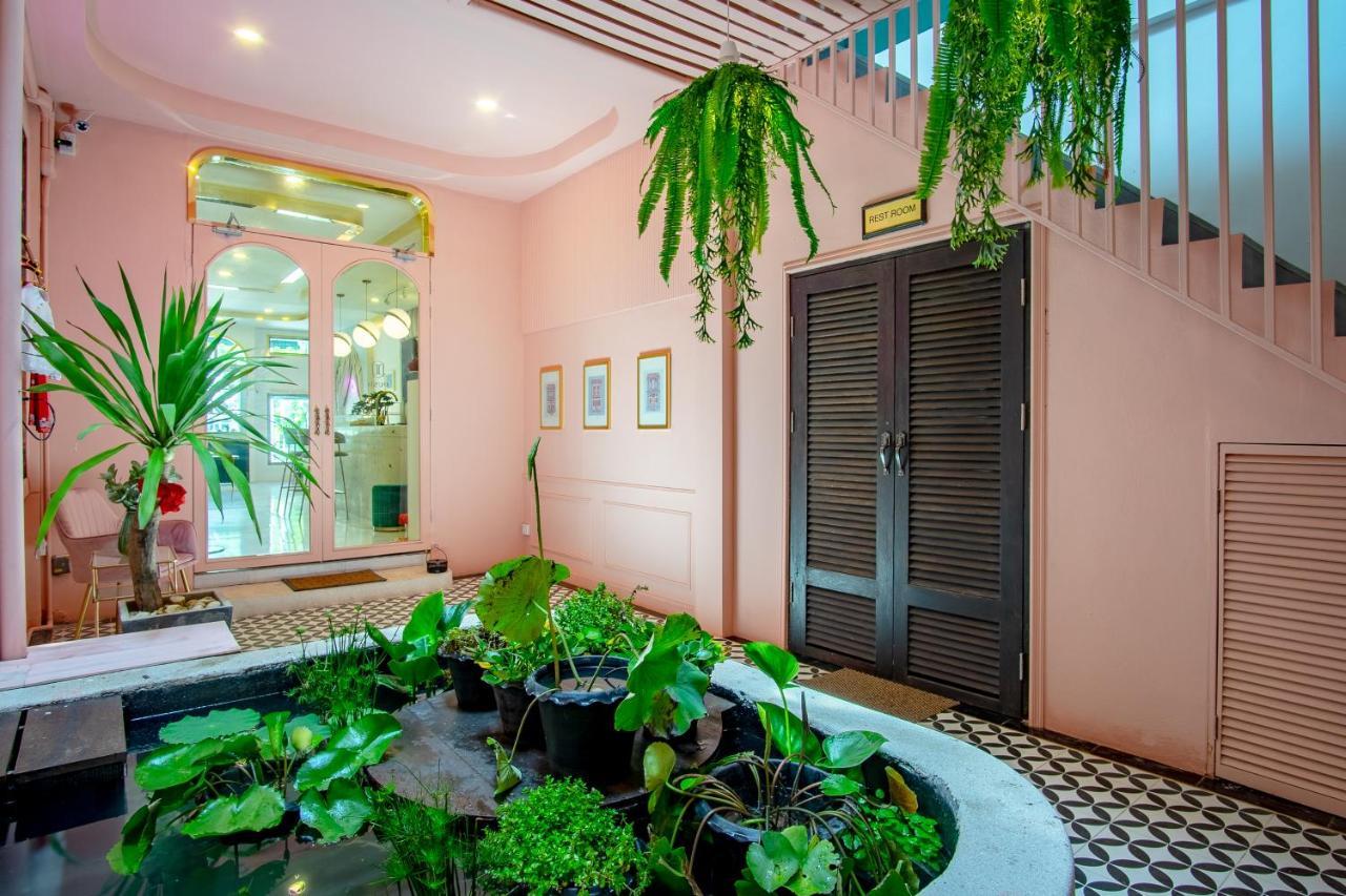 Isara Boutique Hotel And Cafe Phuket Екстериор снимка