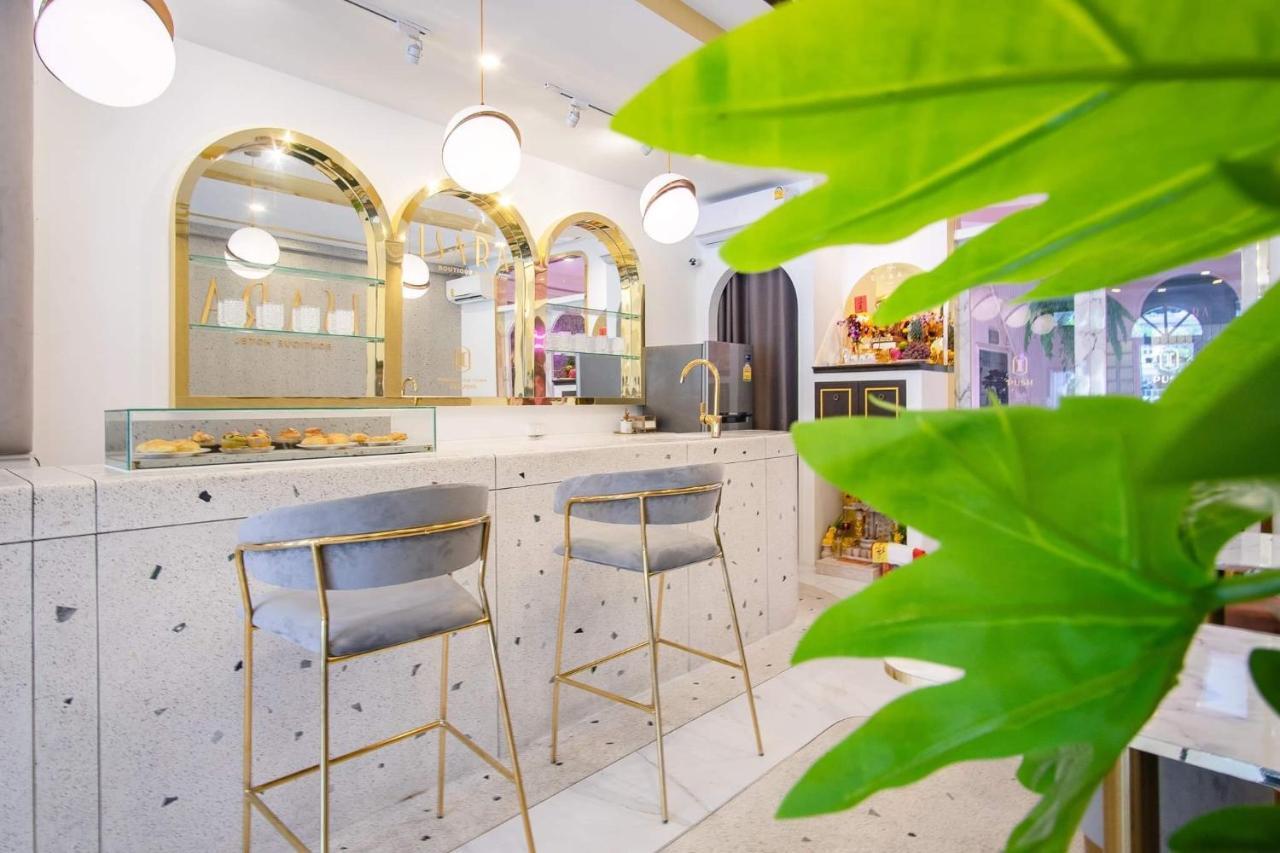 Isara Boutique Hotel And Cafe Phuket Екстериор снимка