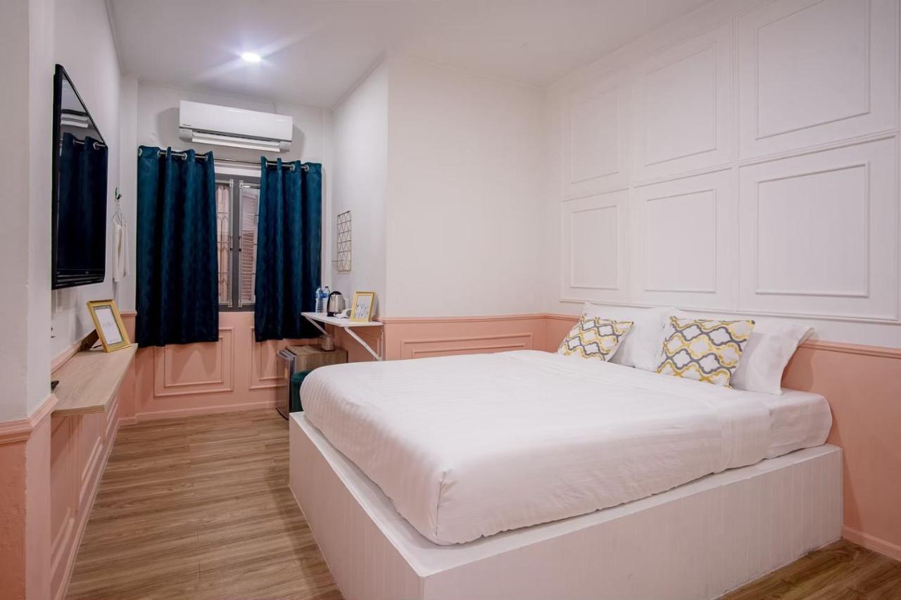 Isara Boutique Hotel And Cafe Phuket Екстериор снимка